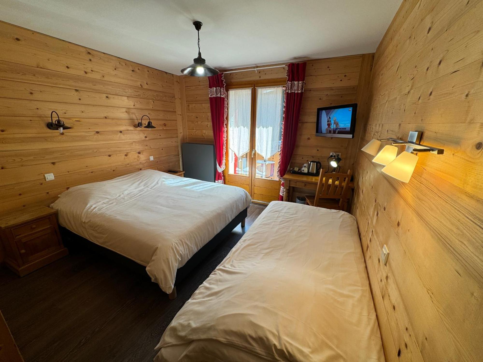 Hotel Le Schuss Châtel Zewnętrze zdjęcie