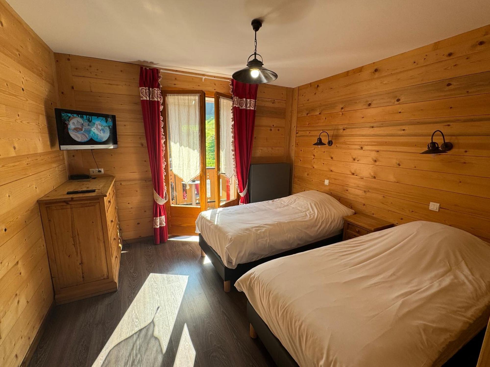 Hotel Le Schuss Châtel Zewnętrze zdjęcie